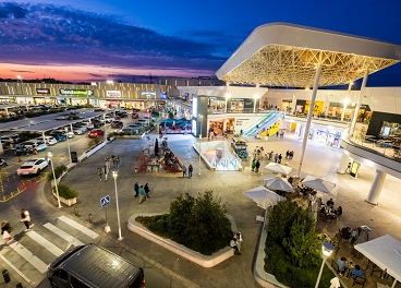 Savills crece en parques comerciales