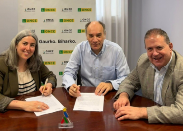Firma del acuerdo entre Eroski y la ONCE