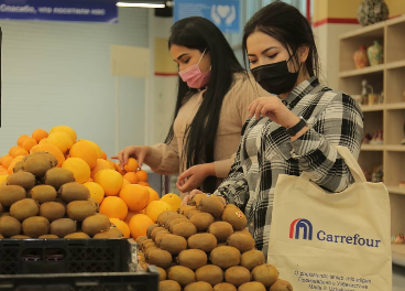 Clientas de Carrefour Uzbekistán