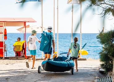 Decathlon y el alquiler de deportes acuáticos
