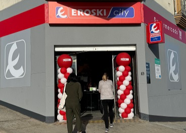 Eroski y Spar abren supermercados