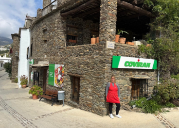 Socia de Covirán en Bubión (Granada)
