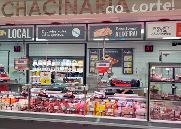 Carnicería de un supermercado Vegalsa