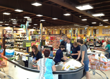 Interior del nuevo supermercado Gadis