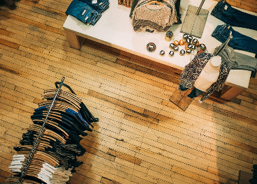 Interior de una tienda de moda