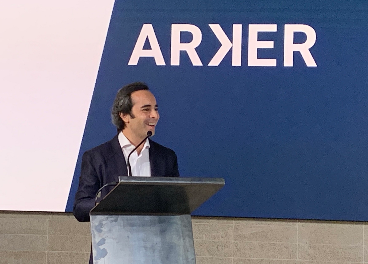 Gonzalo Gómez, Arker y el liderazgo