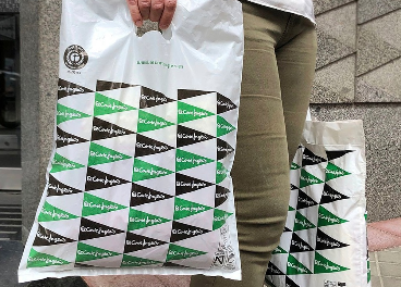 El Corte Inglés comienza a cobrar las bolsas