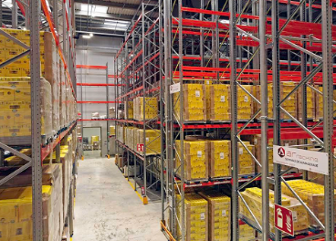 AR Rackiing equipa almacén de Choví Logistics