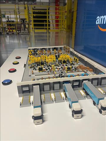 Maqueta de centro de Amazon