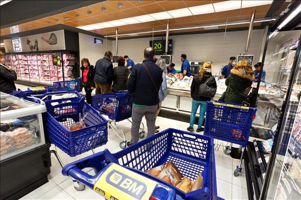 La pescadería cuenta con cocedero de mariscos