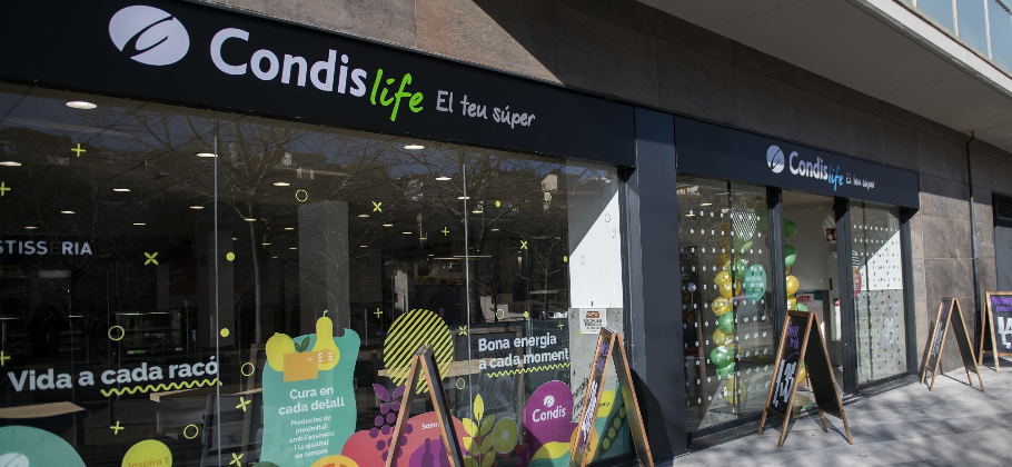 Condis se refuerza en proximidad y frescos