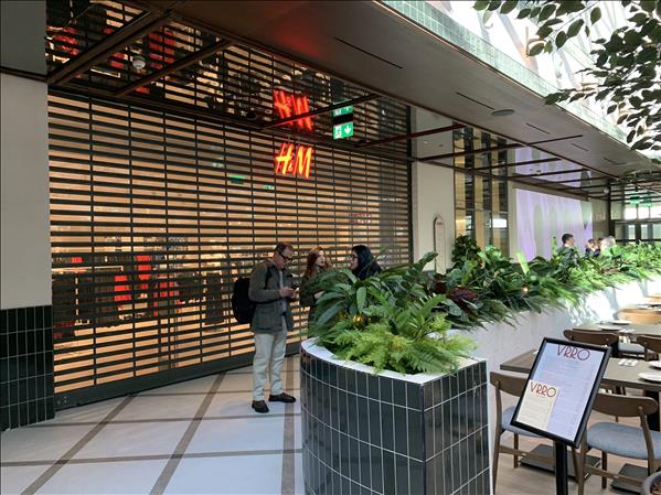 Entrada a H&M desde Nuga